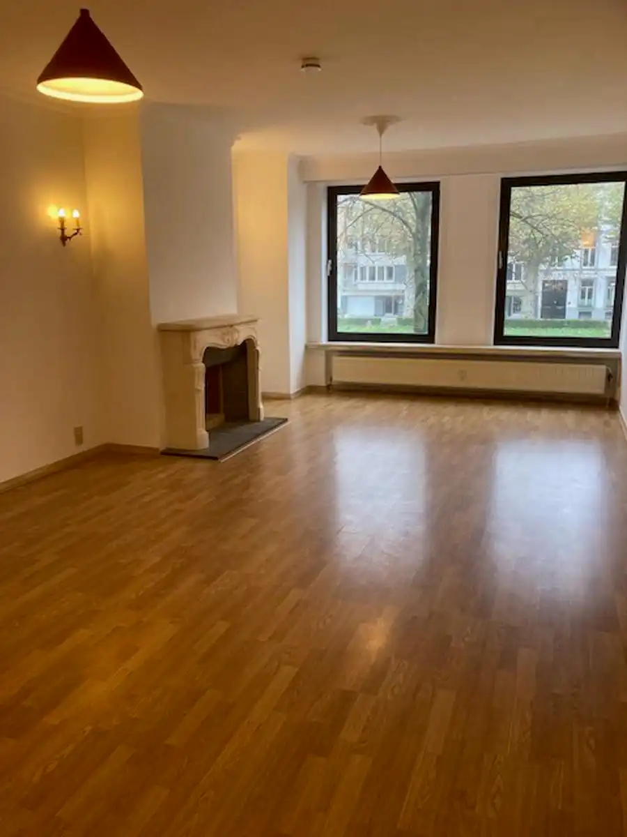 Zeer ruim appartement te huur gelegen op toplocatie foto 2