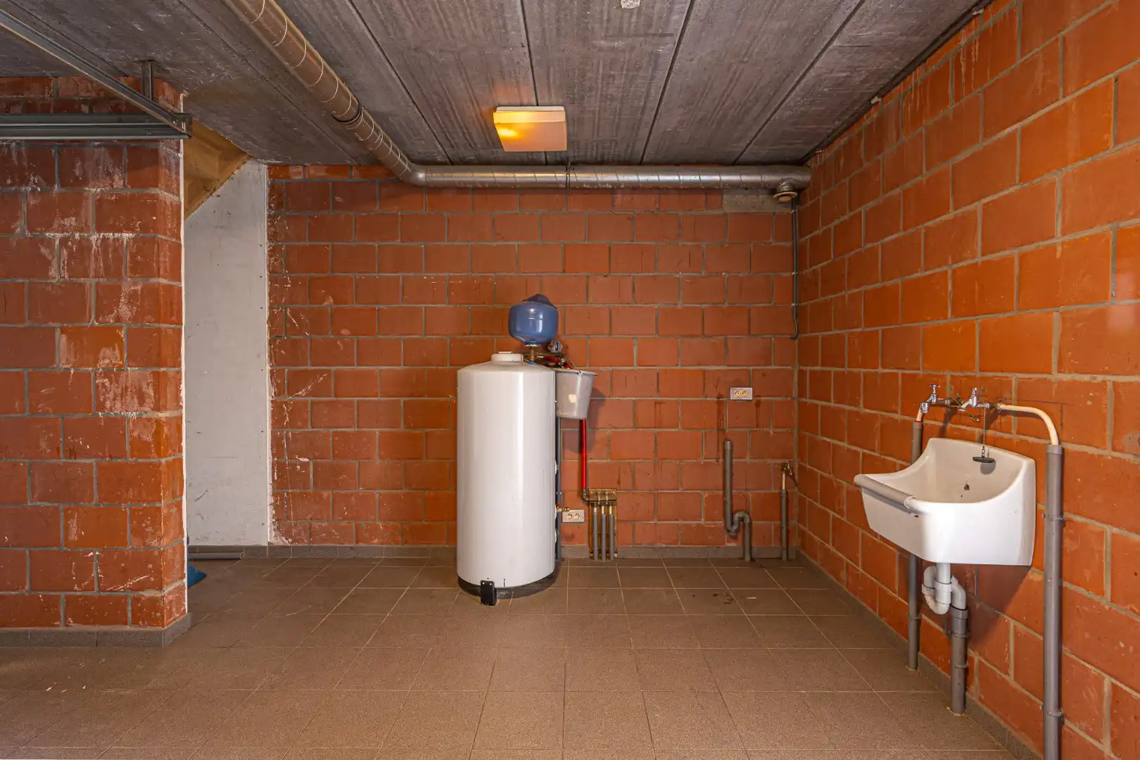 Instapklare woning met 3 slaapkamers, garage en zonnige tuin in Dadizele foto 19