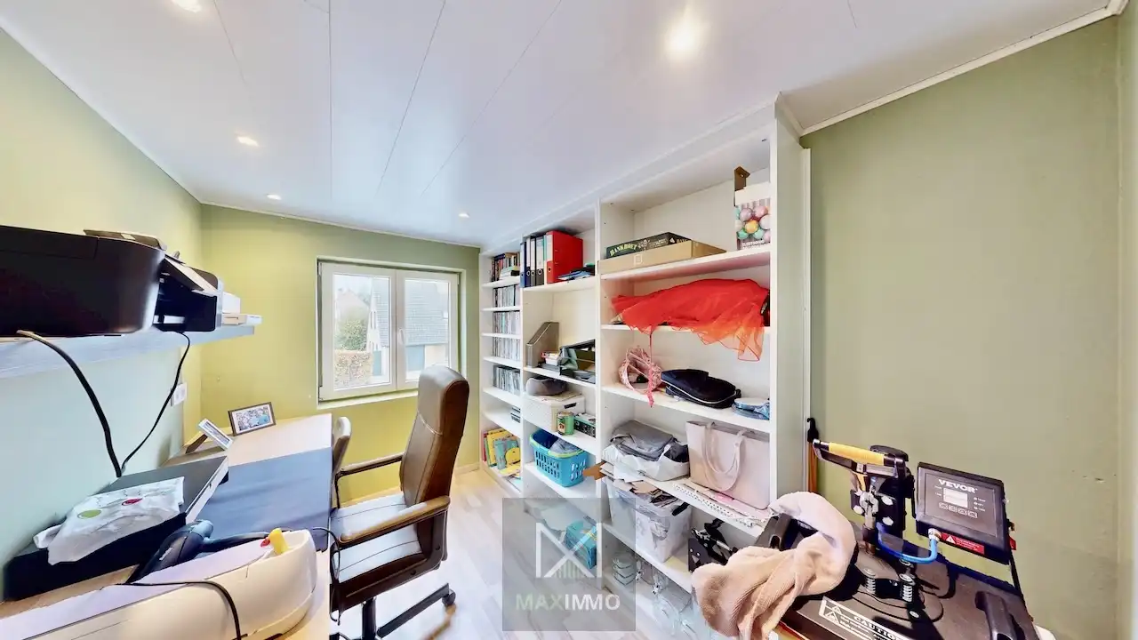 Instapklare gezinswoning met tuin en grote garage in Aalbeke foto 10