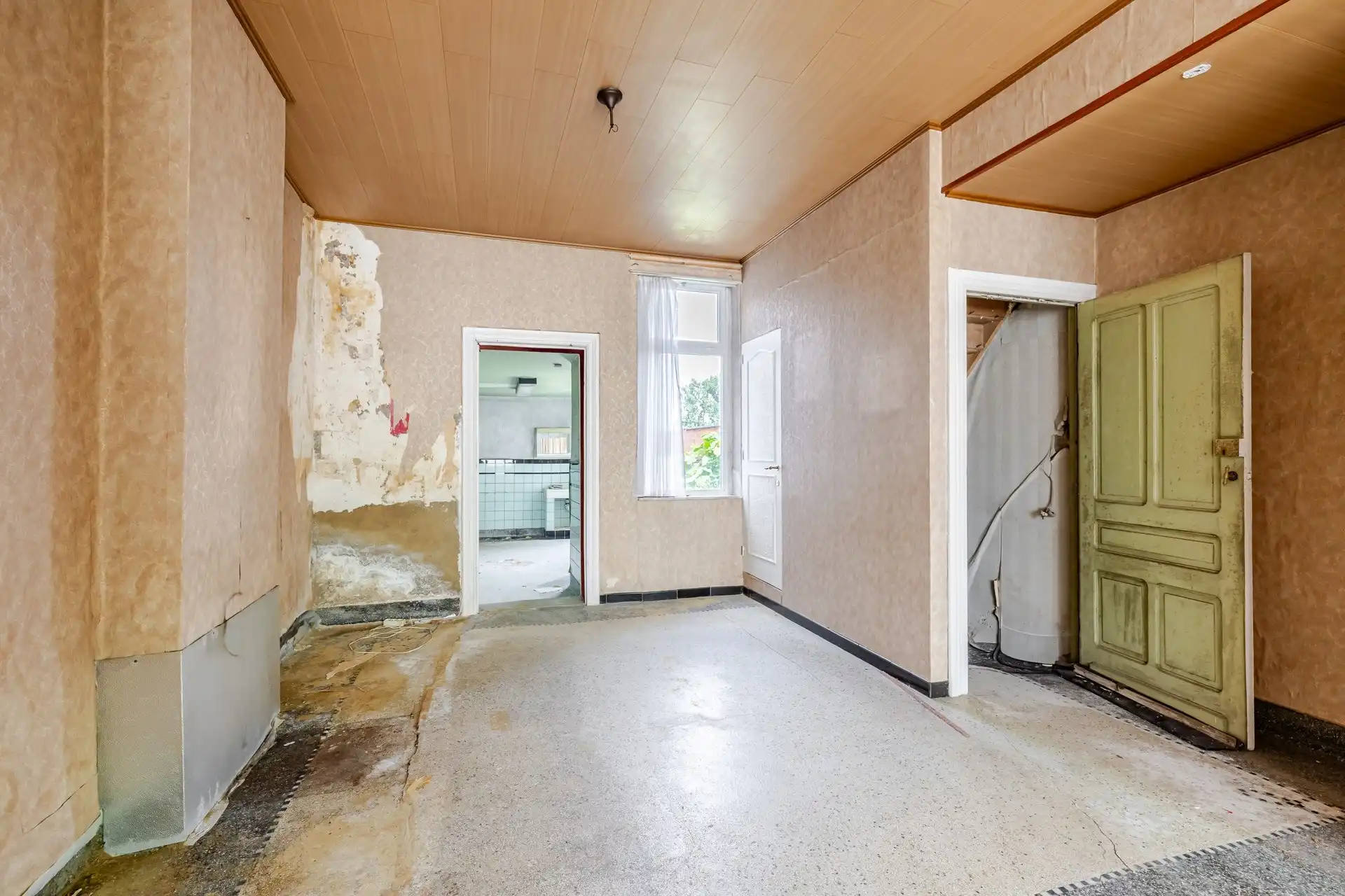 Te renoveren woning met grote tuin en garage te Haaltert foto 8
