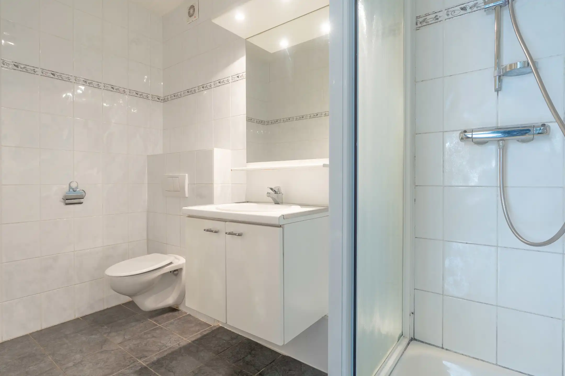Ruim 3-slaapkamer appartement met terras te Turnhout. foto 6
