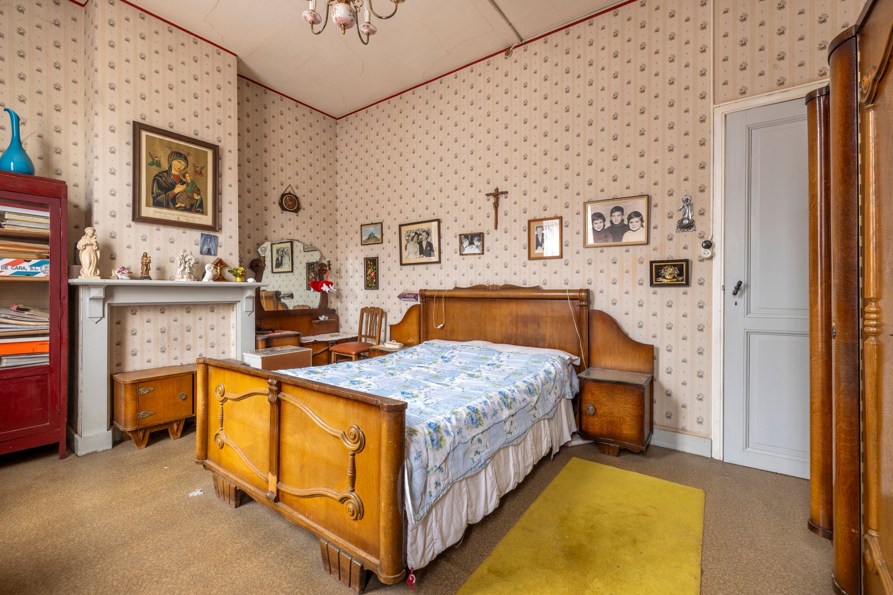 Te renoveren woning met tuin en 4 slaapkamers op toplocatie! foto 9