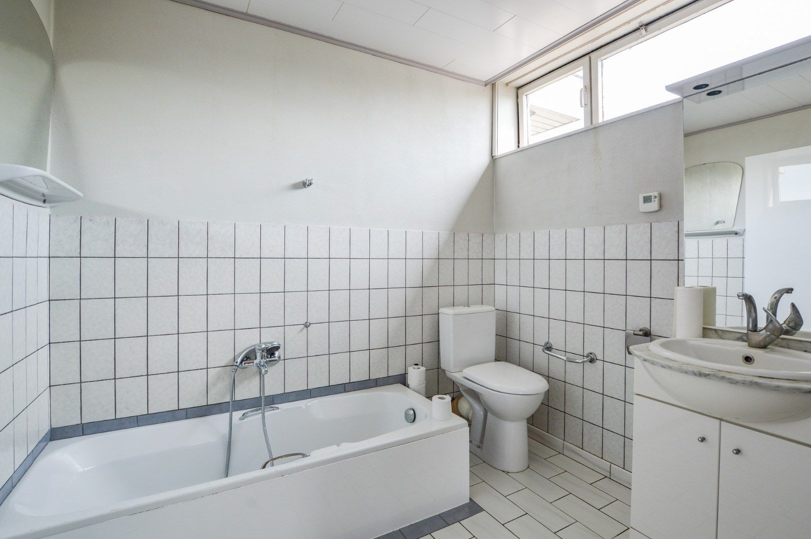 Halfopen bebouwing met 4 slaapkamers en ruime tuin in Zedelgem foto 10