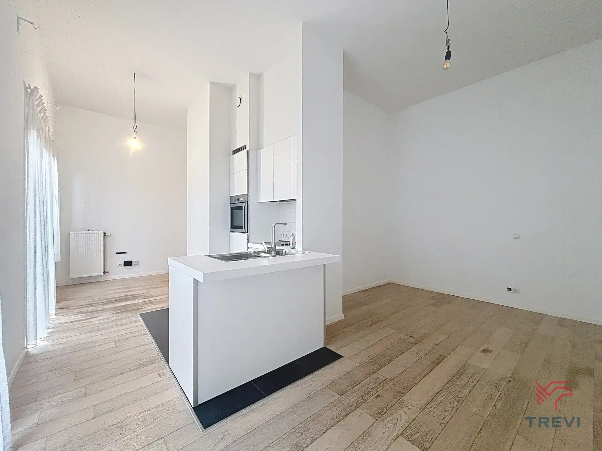 Prachtige studio in Schaarbeek! foto {{pictureIndex}}