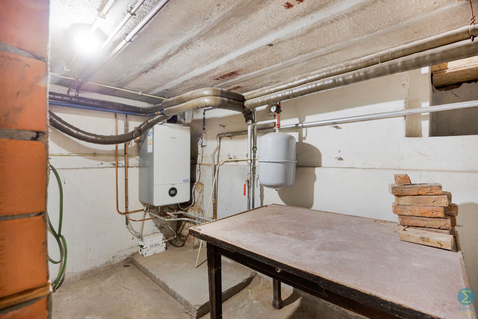 Te renoveren woning in centrum Arendonk. foto 22