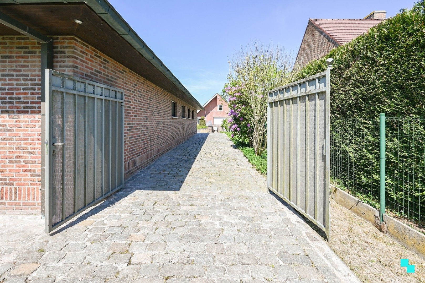 Alleenstaande woning met inpandige garage te Izegem foto 35