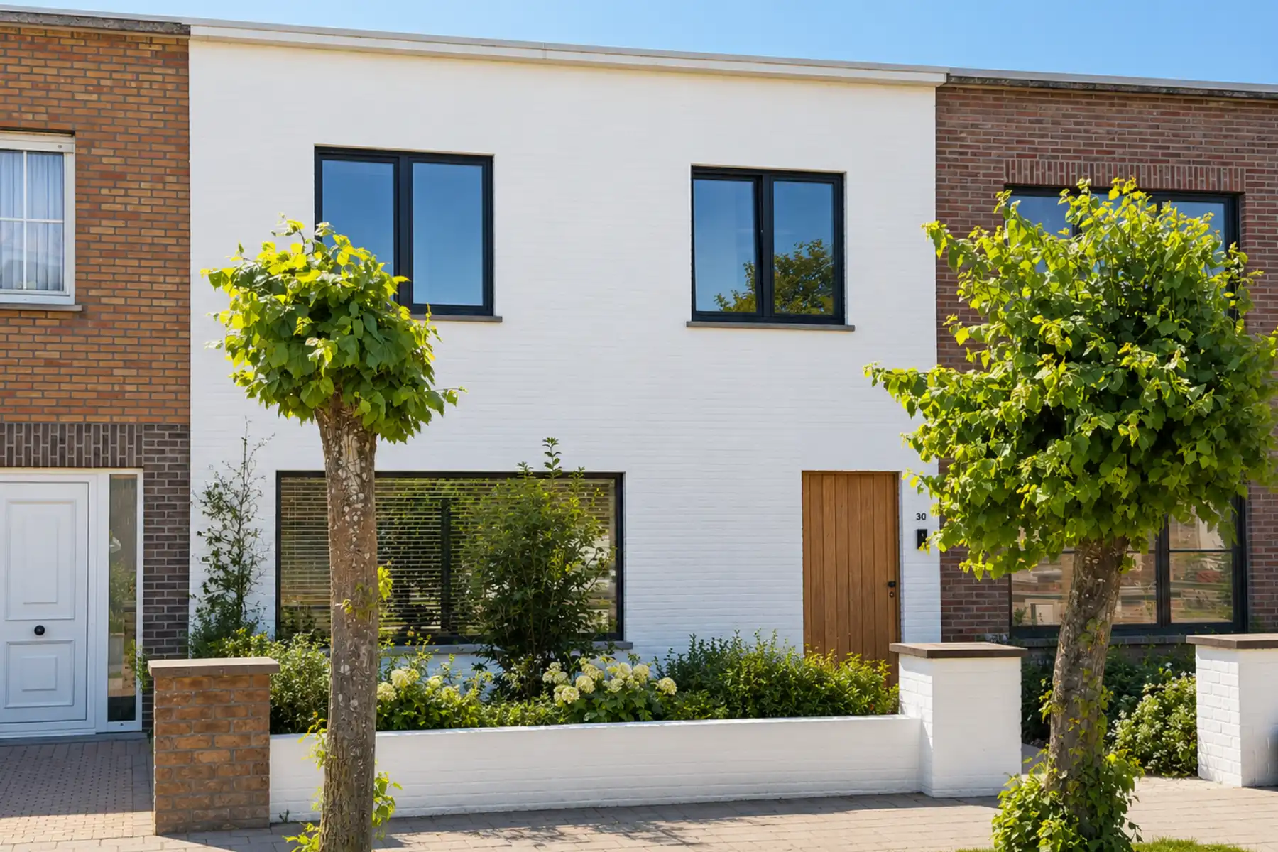 Stijlvol gerenoveerde woning met 4 slaapkamers foto 2