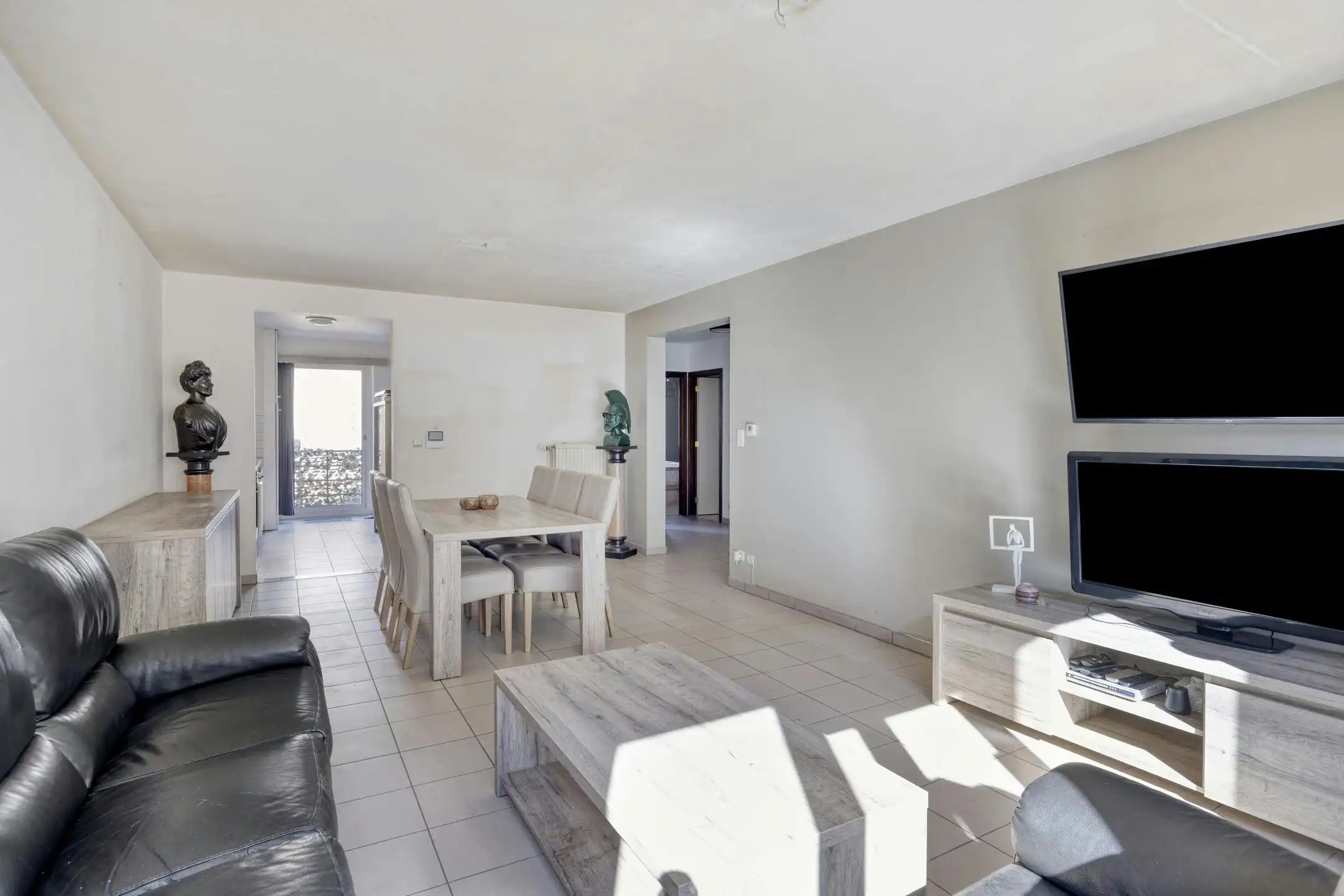 Op te frissen 2-slaapkamer appartement op toplocatie in Hasselt foto 5