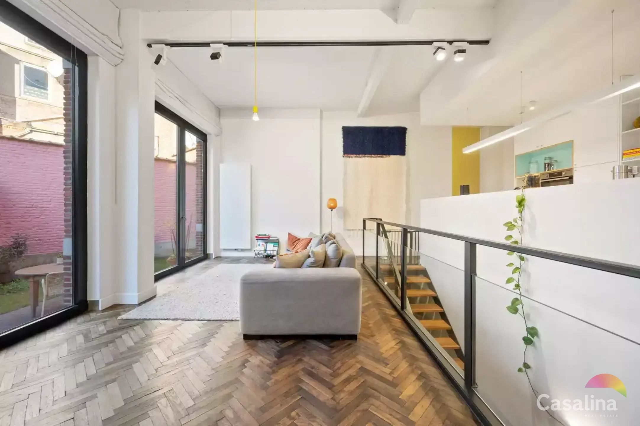 Prachtige gerenoveerde duplex-loft met 3 slpk. en privé-tuin foto 4