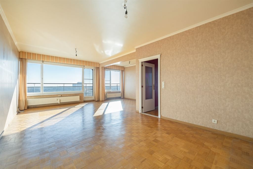 Lichtrijk appartement met panoramisch zicht foto 2