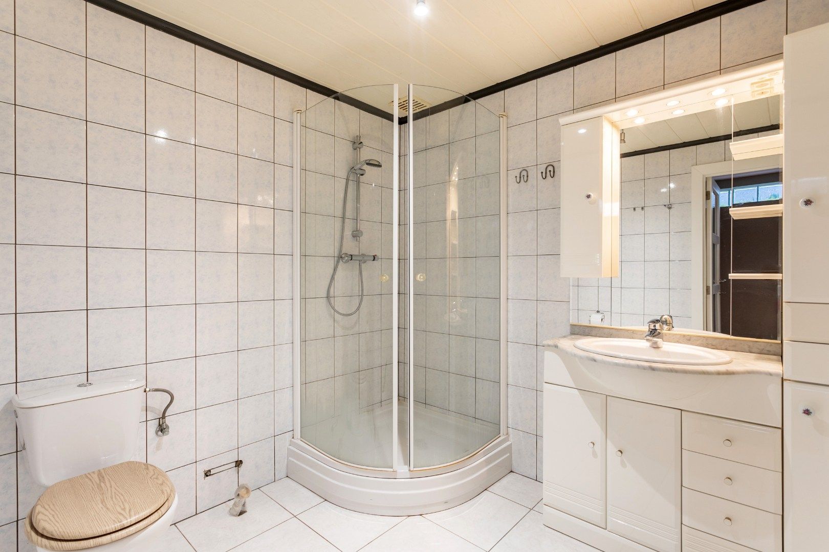 Opbrengsteigendom met 2 app in het centrum van Halle foto 15