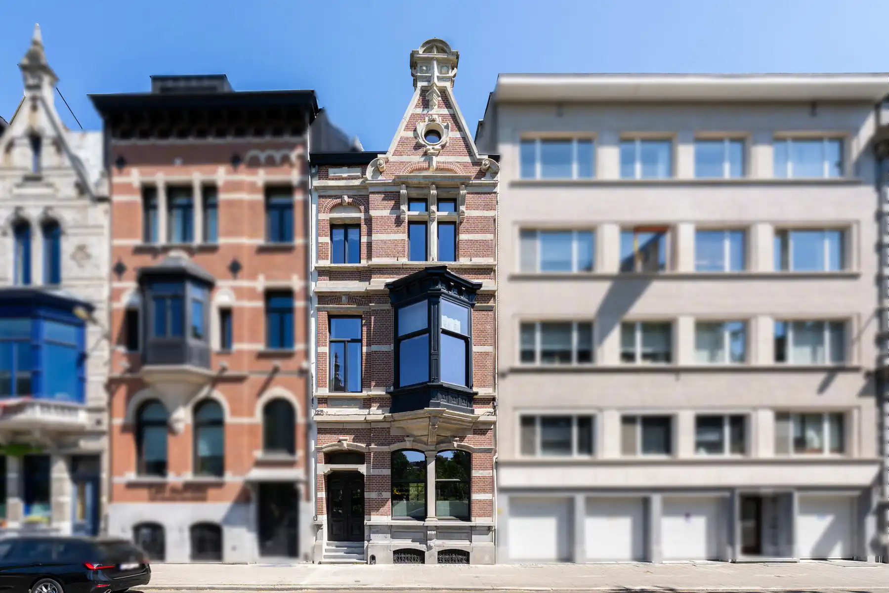 Stijlvol gerenoveerde herenwoning aan de voet van het KMSKA foto 4