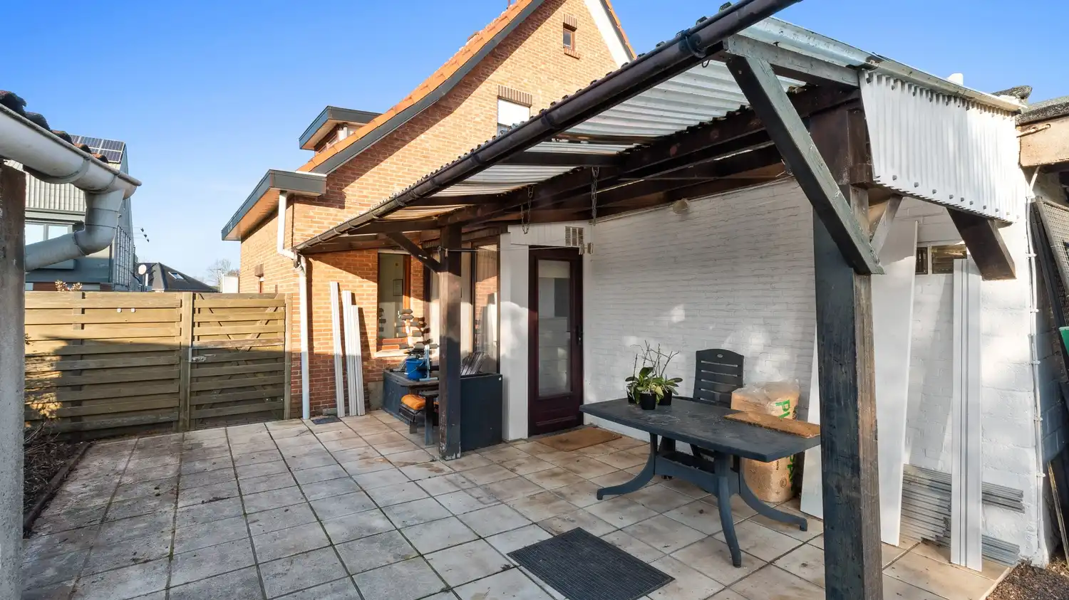 Te renoveren halfopen bebouwing met 2 slaapkamers. foto 17