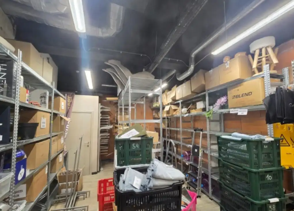 Top gelegen handelspand met maximale zichtbaarheid in hartje Beveren foto 2