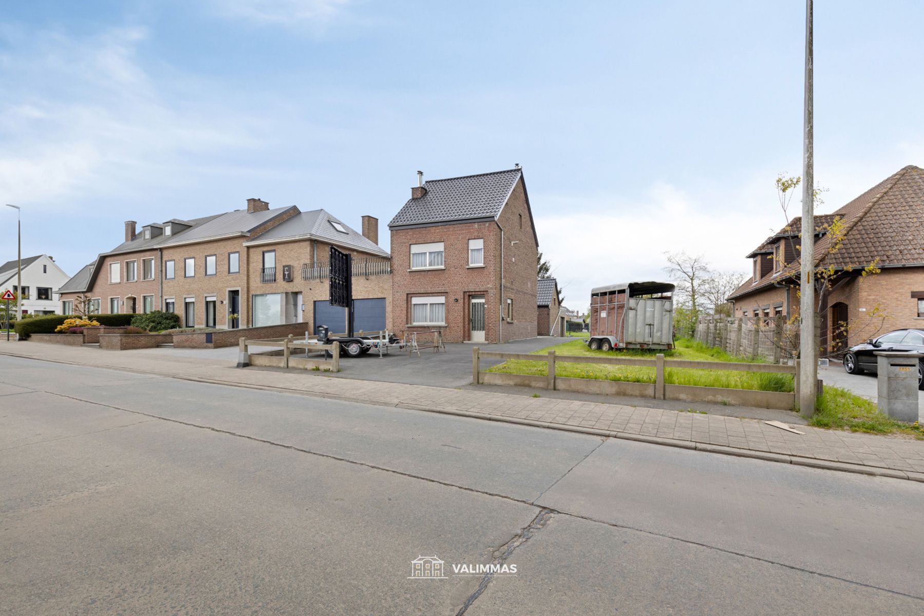 Verzorgde driegevelwoning met garage en grote tuin... foto 2