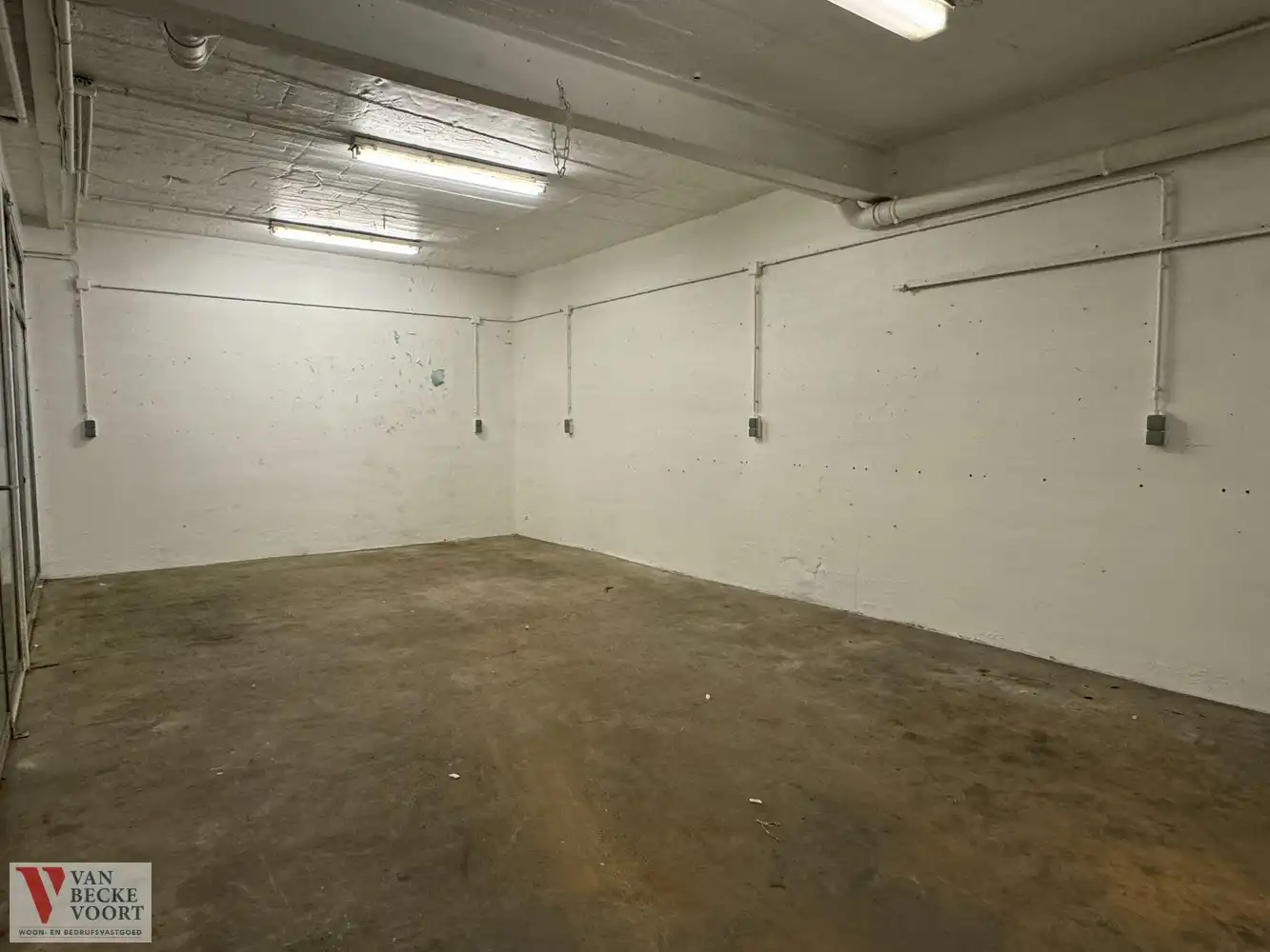 Opslagplaats 384 m² foto 7