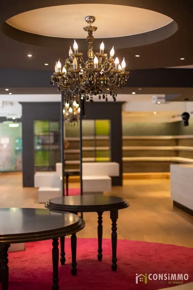 Handelspand/kantoorruimte van 325m² in Genk-Centrum! foto 6