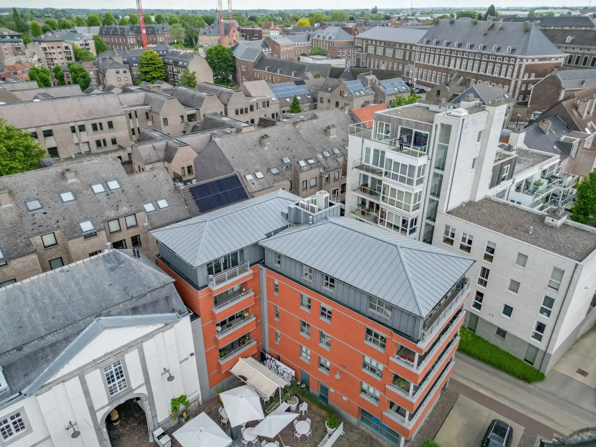 Modern appartement met 2 slaapkamers foto 5