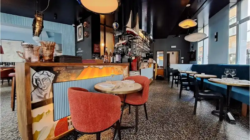 Uniek Horecapand met Restaurant, Woonst en B&B  te koop in Oostende foto 4