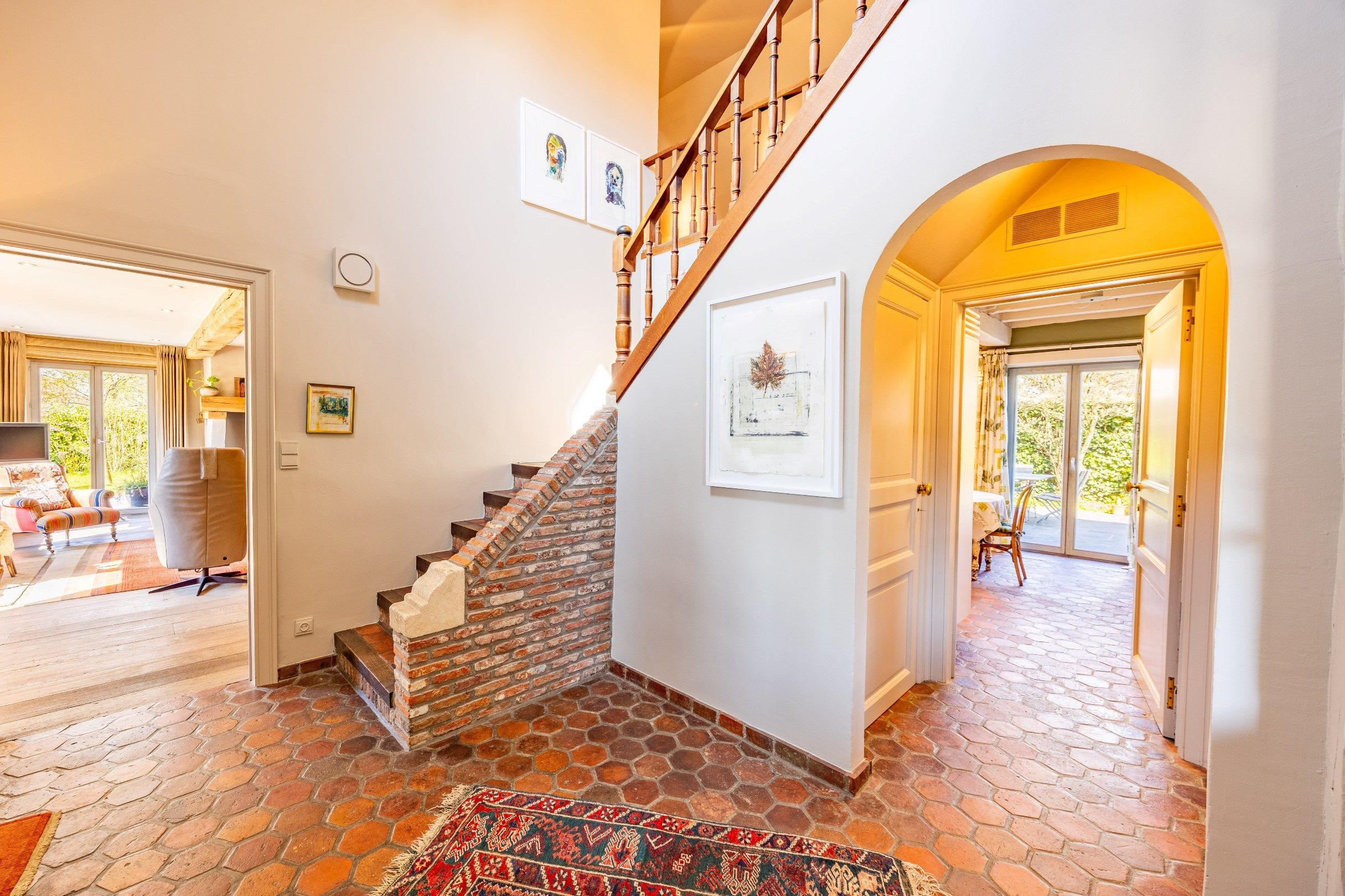 CHARMEVOLLE VILLA OP 1.929 M² MET ZWEMBAD foto 3