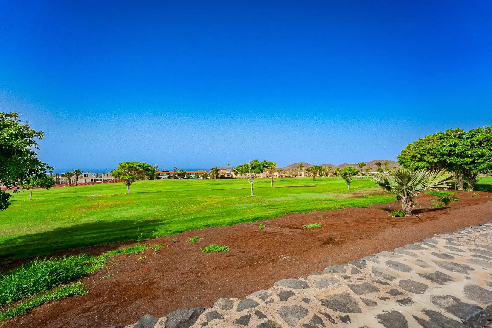 Buitengewone elegante villa aan golfbaan met zicht op zee! foto 5