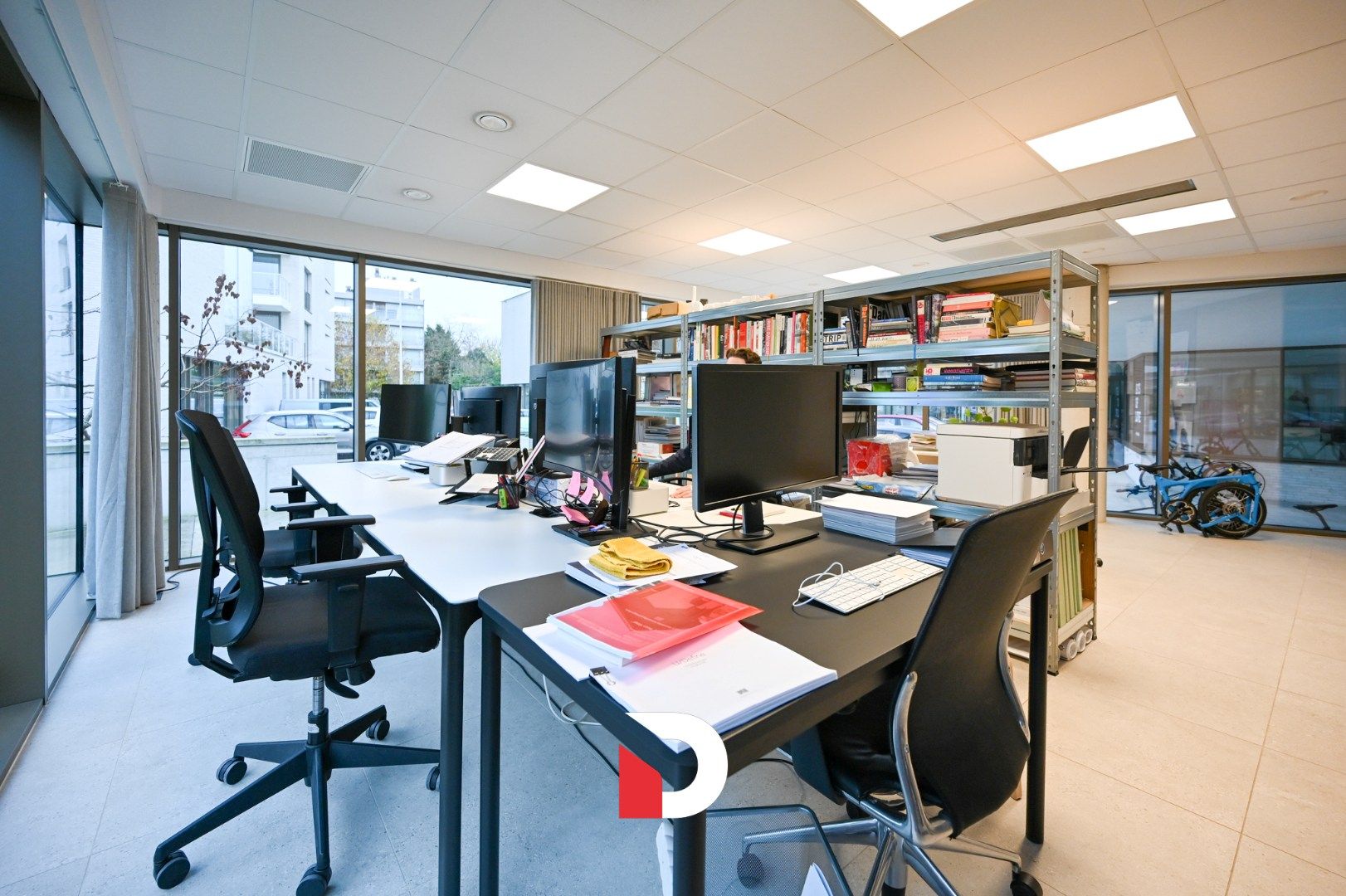 Recente kantoorruimte met 2 parkings op toplocatie te Sint-Michiels (Brugge) foto 6