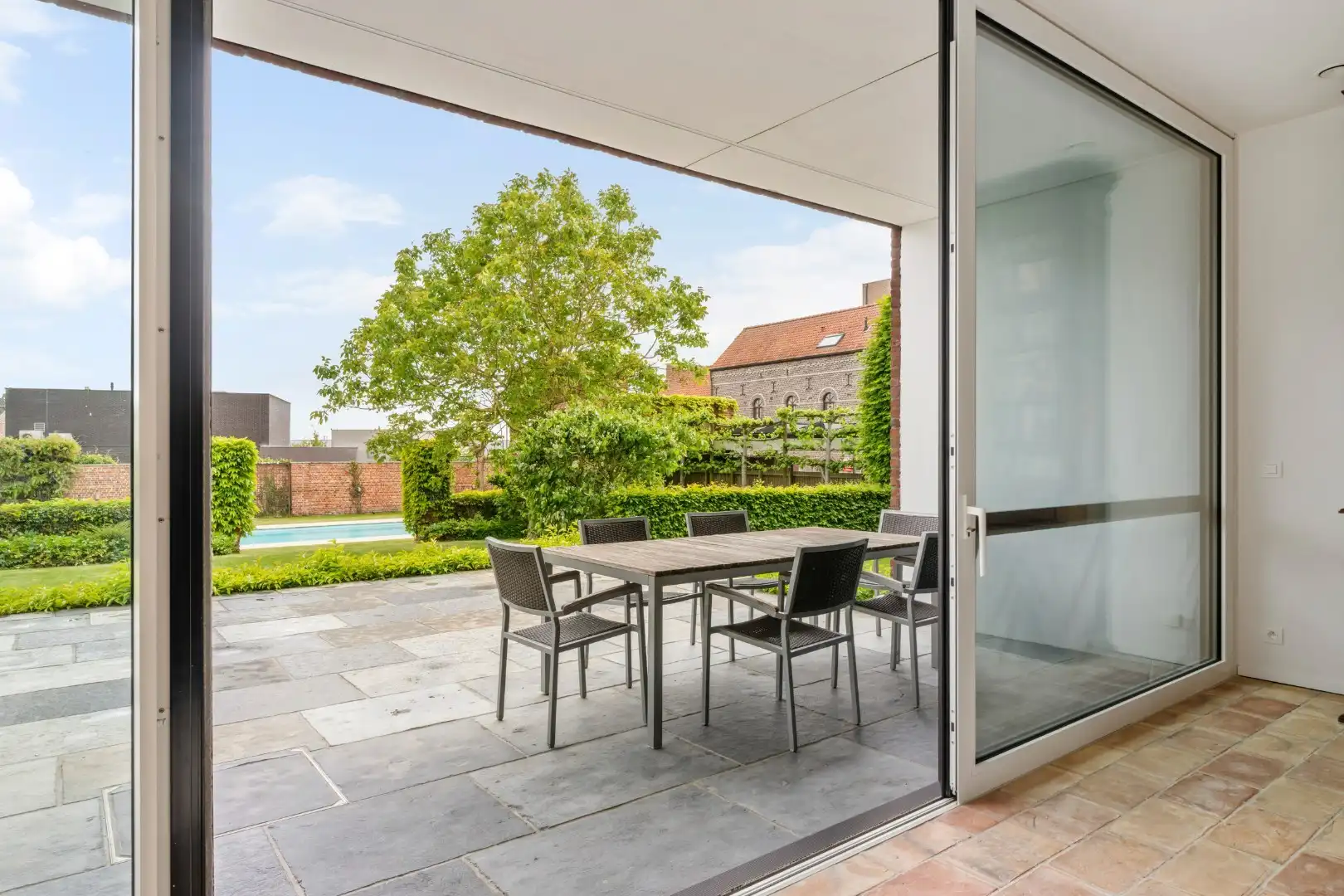 Karaktervolle villa met 3 slaapkamers, zwembad, garage en carport in Moorslede foto 4
