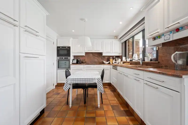 Verzorgde halfopen bebouwing met vele mogelijkheden te De Haan. foto 11