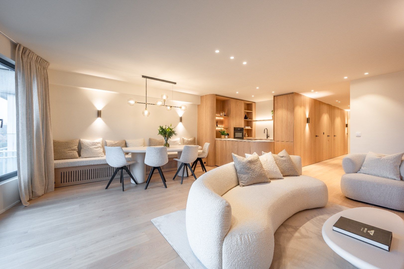 Gerenoveerd appartement met 3 slaapkamers op een zeer centrale locatie in Knokke foto 5