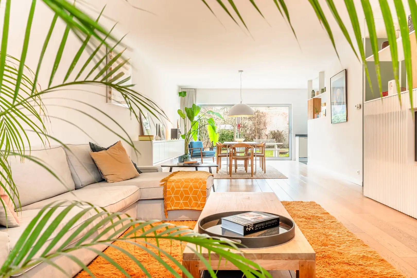 Een instapklare, ruime gezinswoning met top ligging te Zwijndrecht! foto 3