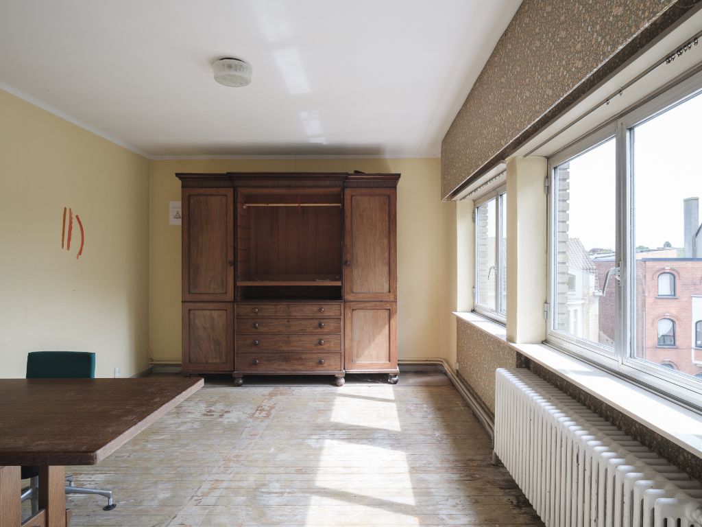 Omgeving Sint-Pieters station - Imposante half vrijstaande villa met parktuin, in nieuwe zakelijkheid naar een ontwerp van architect Geo Bontinck (1935). foto 28