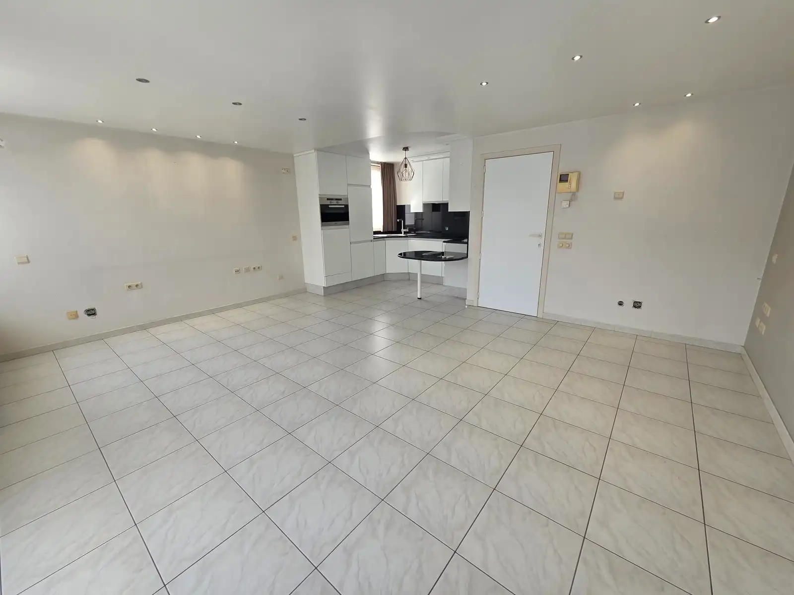 Centraal gelegen appartement! foto 4