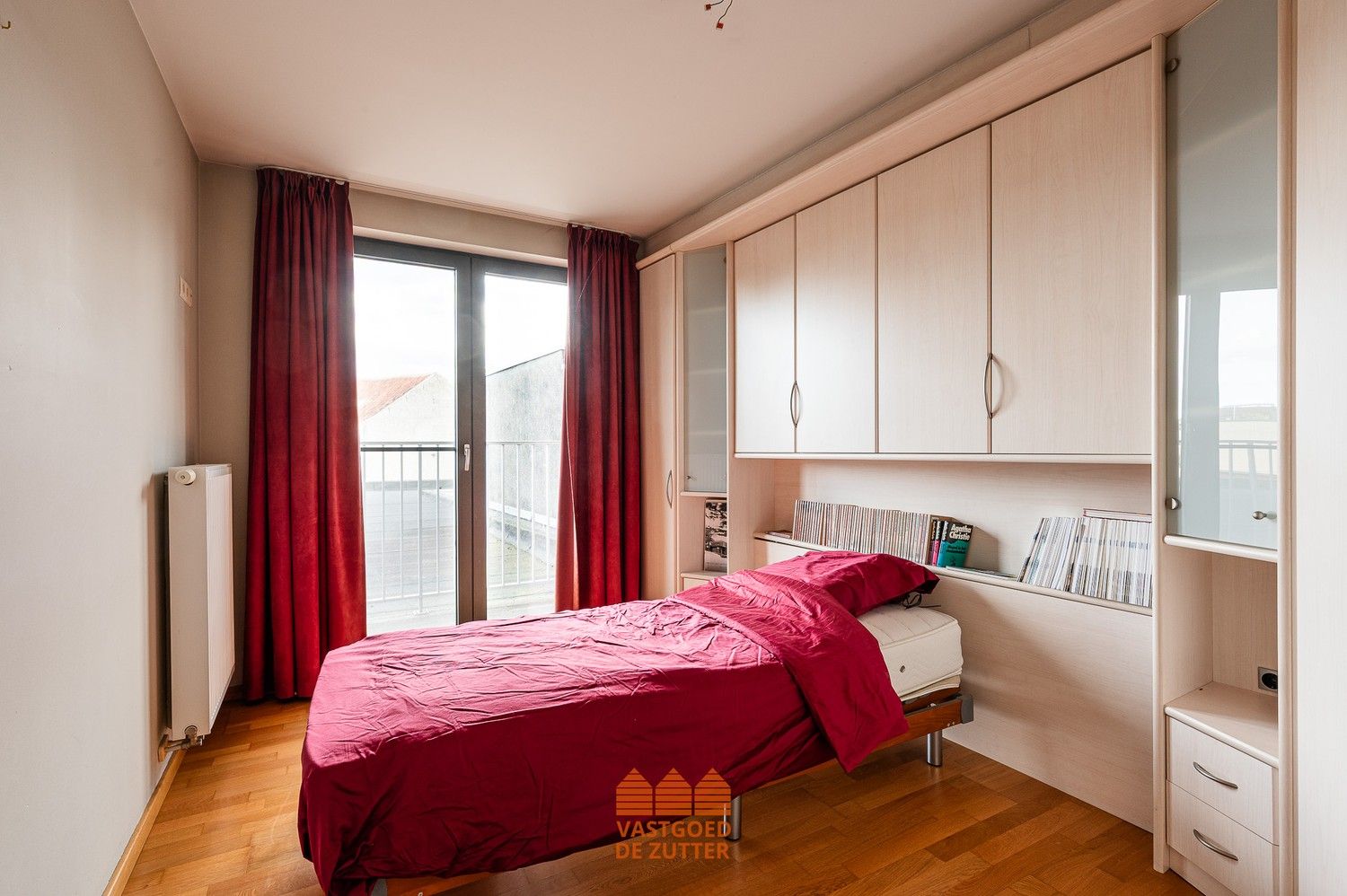 Lichtrijk appartement met twee terrassen en ondergrondse staanplaats te Eeklo foto 9