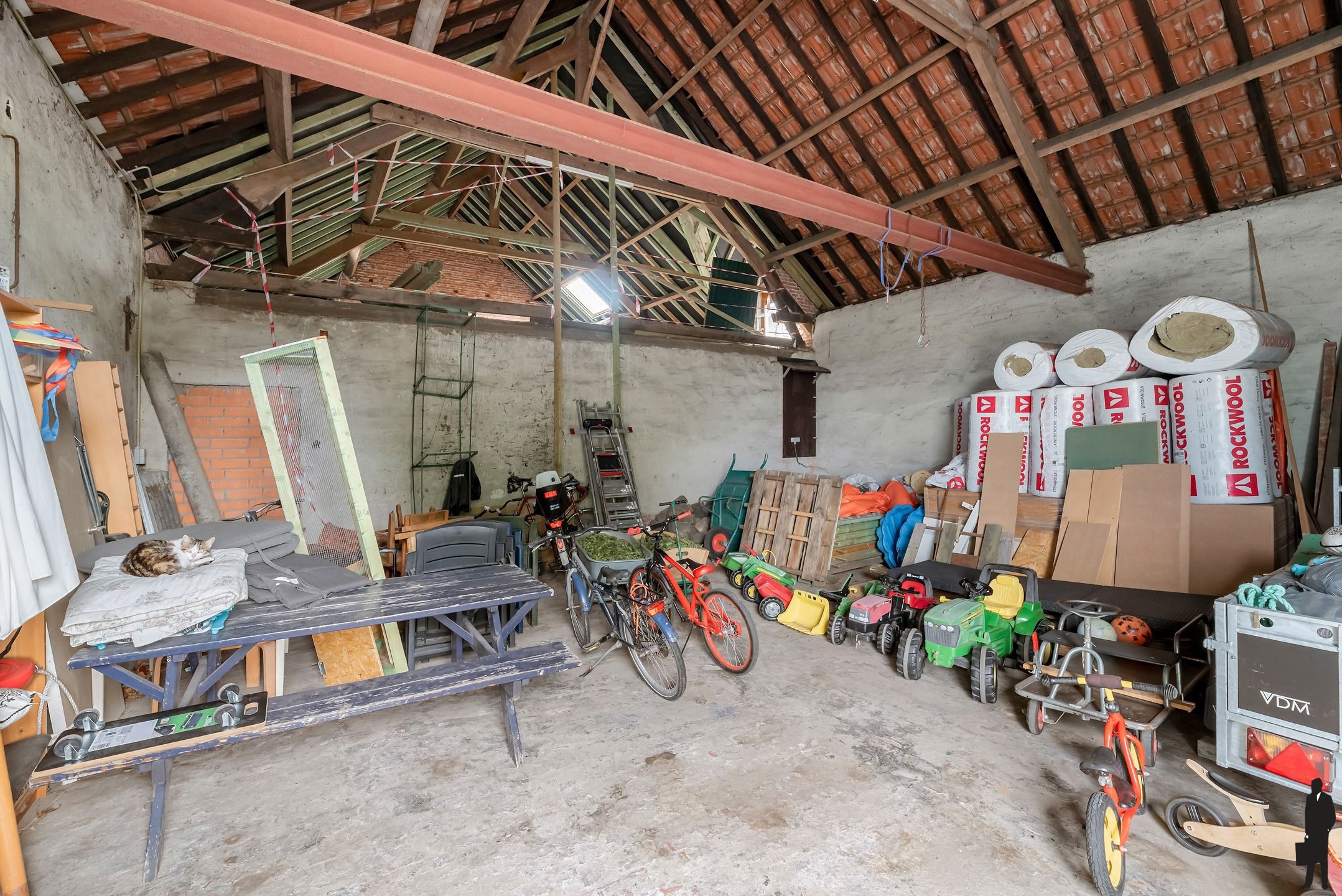 Woning met 4 slks en grote schuur op perceel van ca. 1026m² foto 19