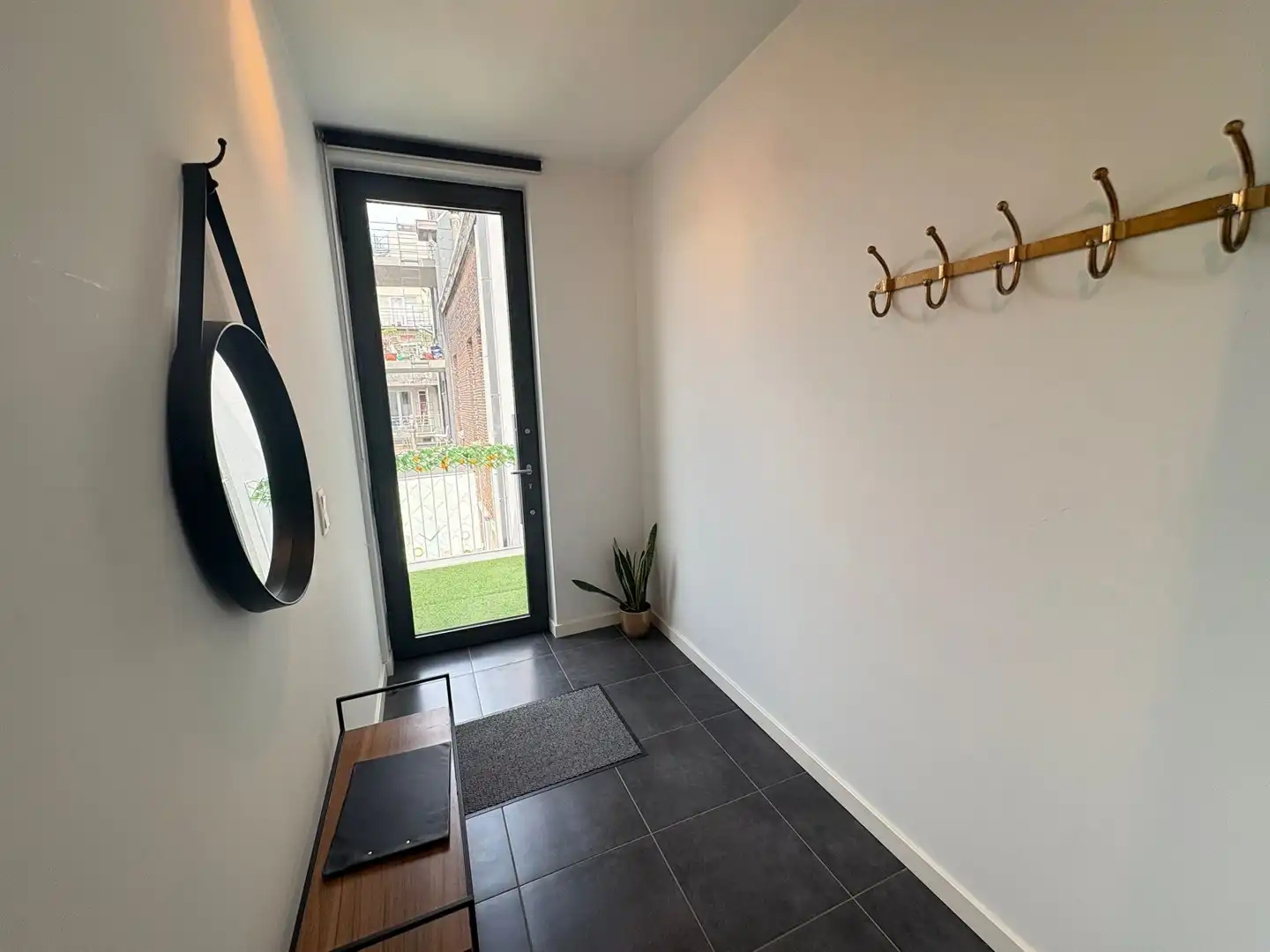 RUIM TWEE SLAAPKAMER APPARTEMENT MET TERRAS foto 11