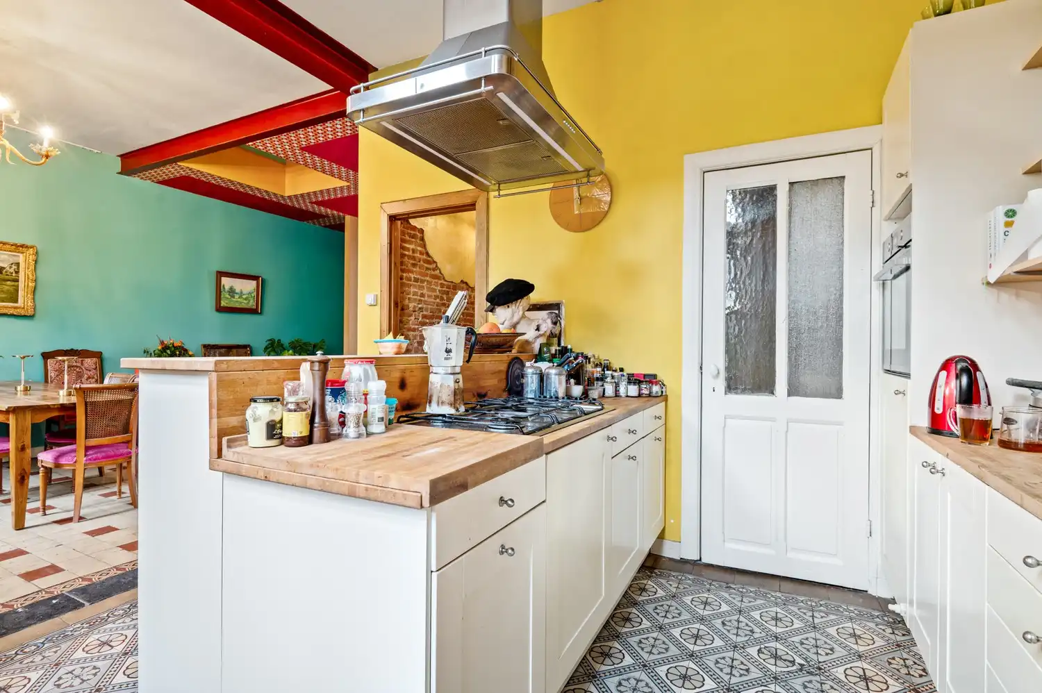 Unieke gezinswoning met 5 slaapkamers en tuin in Borgerhout! foto 6