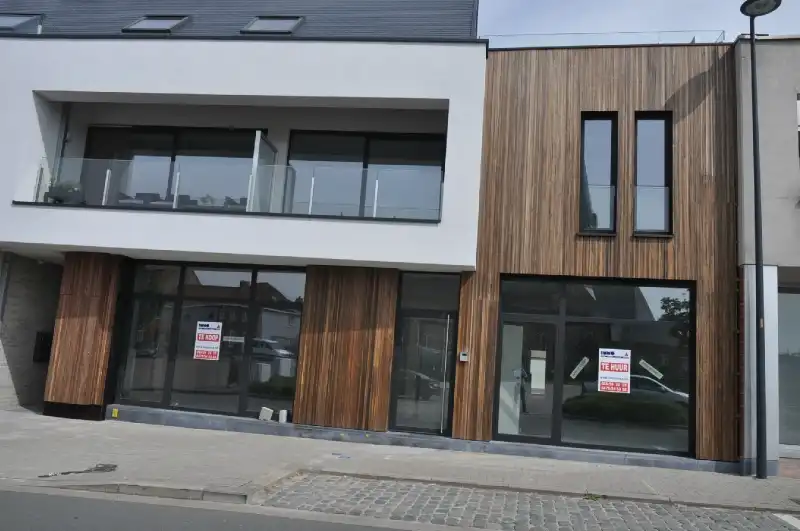 Prachtig en ruim energiezuinig appartement op het gelijkvoers met ruime privé-terras. foto 4