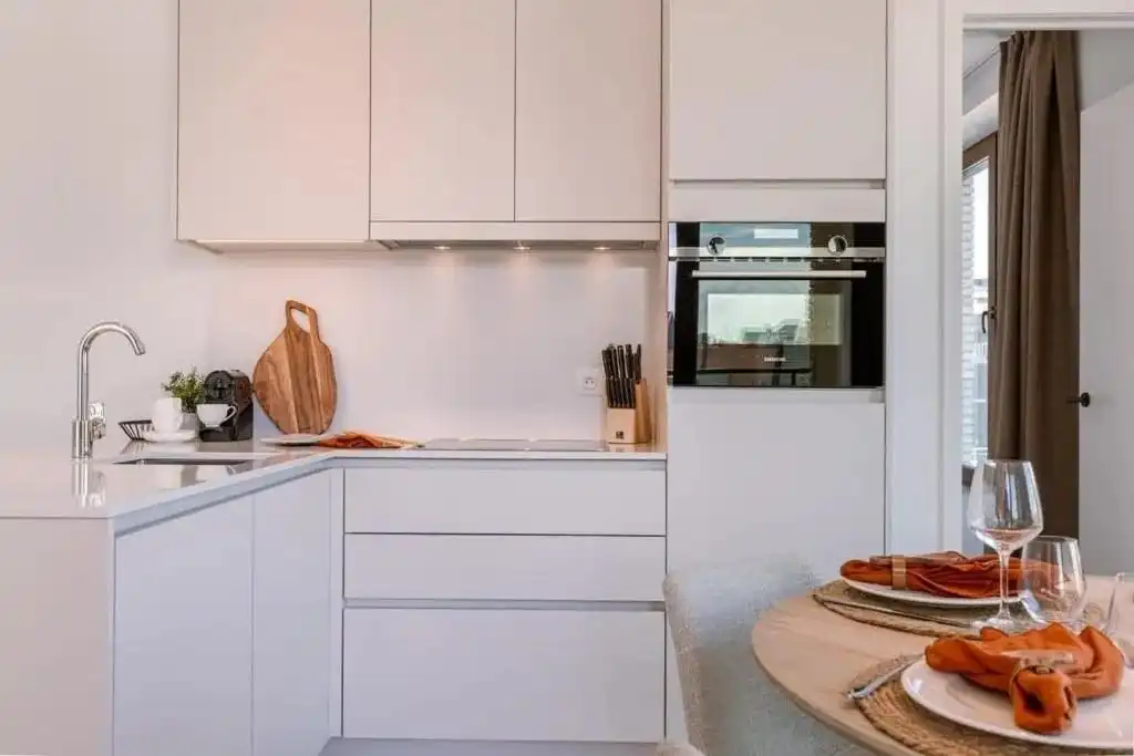 Prachtig gemeubeld 1-slaapkamerappartement op wandelafstand van het strand foto 5