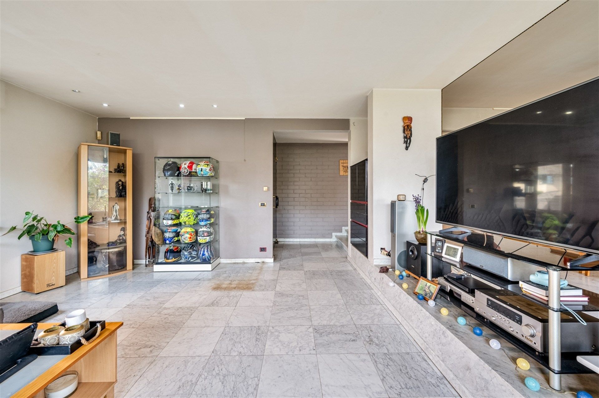 Ruime open bebouwing gelegen op verbindingsweg tussen Lede en Aalst foto 4