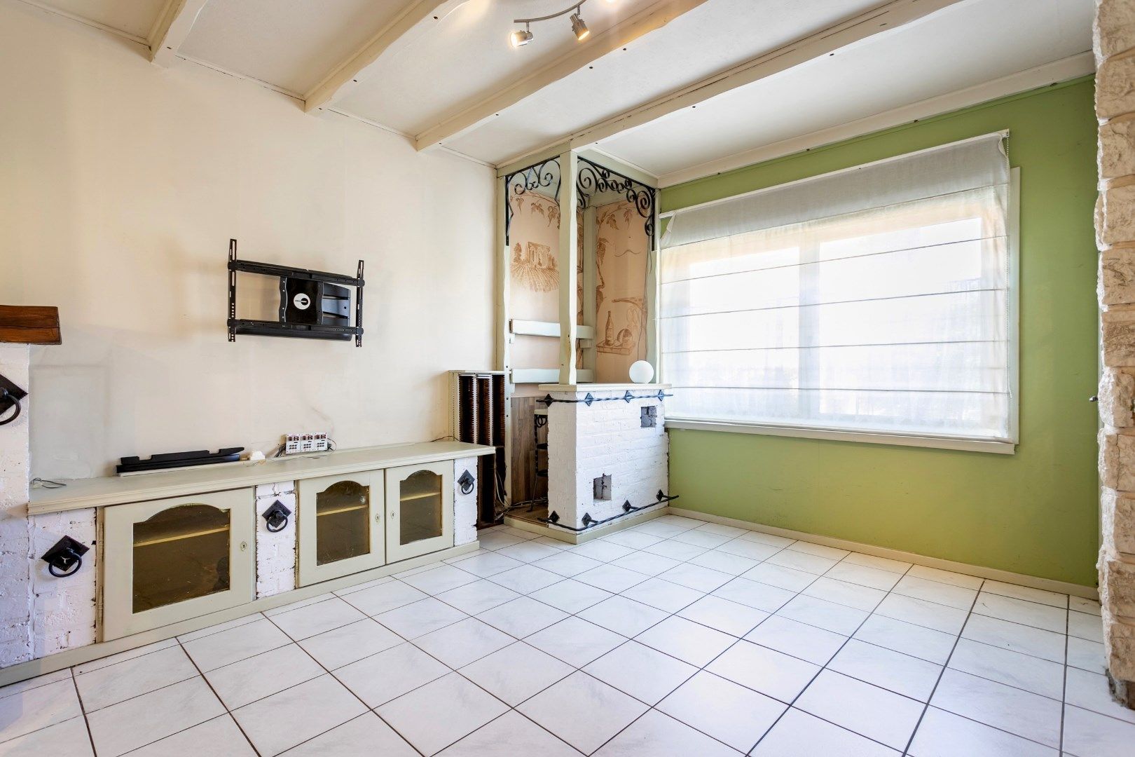 Te renoveren woning met 3 slpk  foto 3