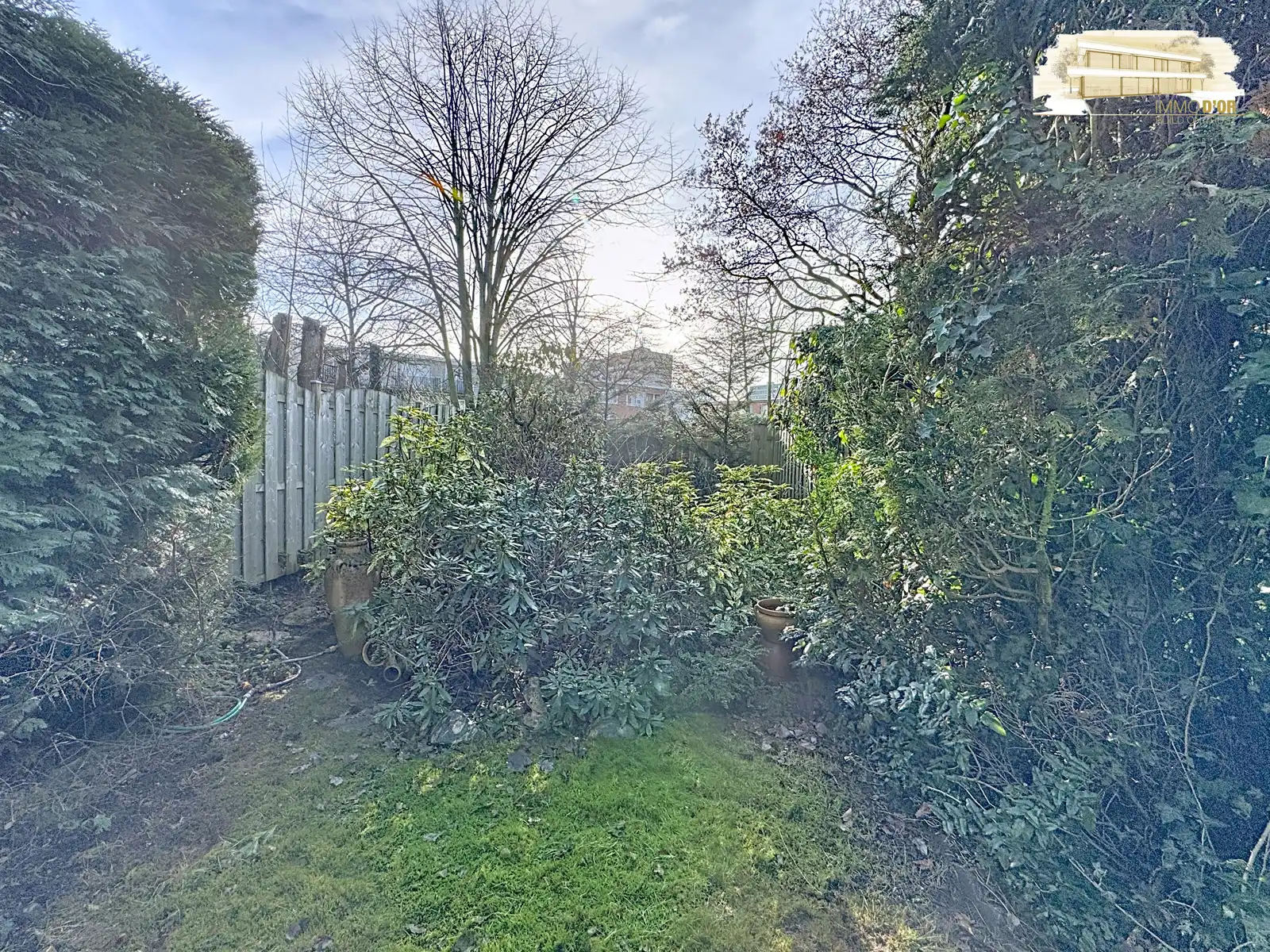 Bel-étage met ZW-tuin met ruime garage + oprit voor 2 auto's foto 22