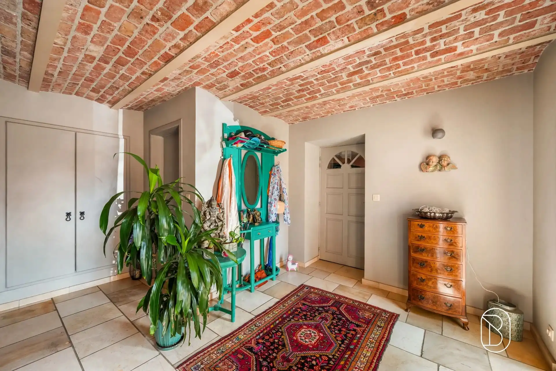 Ruime karakterwoning met 4 slk, grote tuin en charme. foto 13