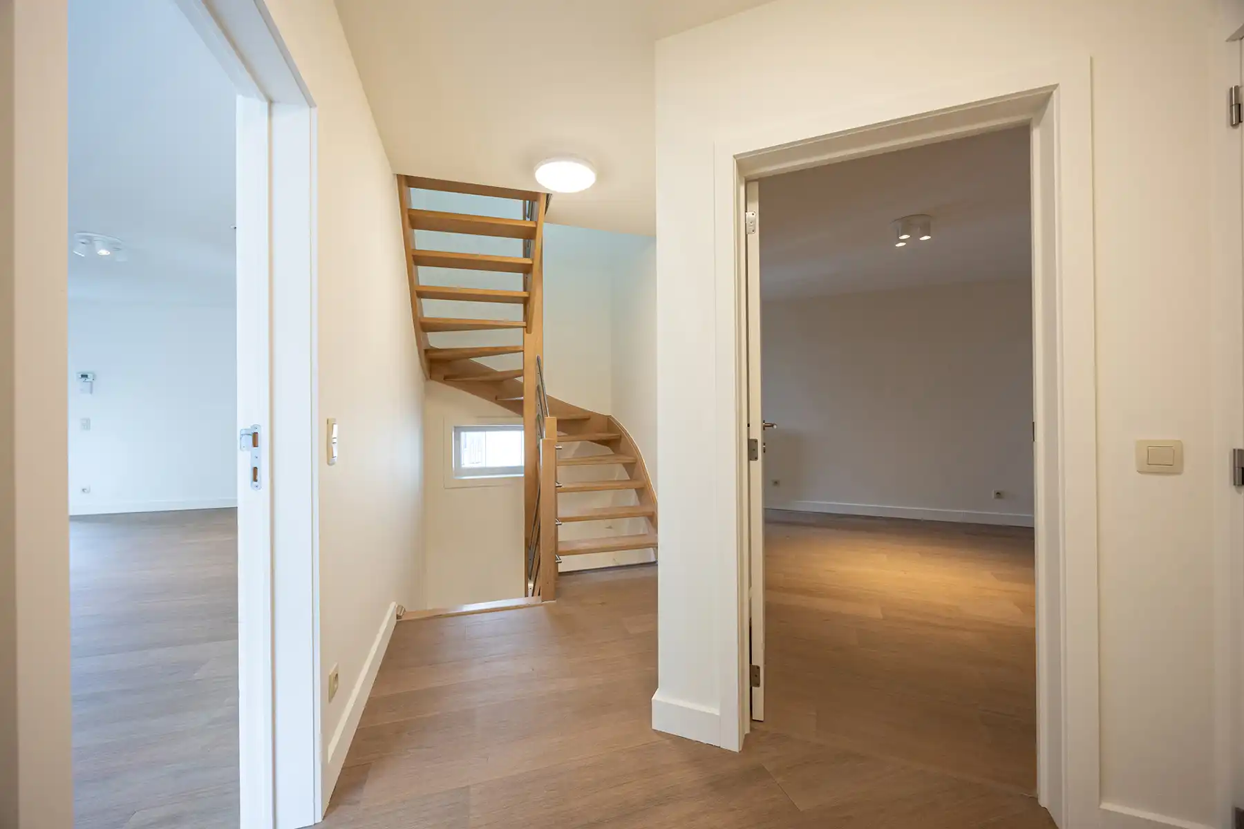 Instapklaar duplexappartement met 3 slpk en 2 terrassen foto 12