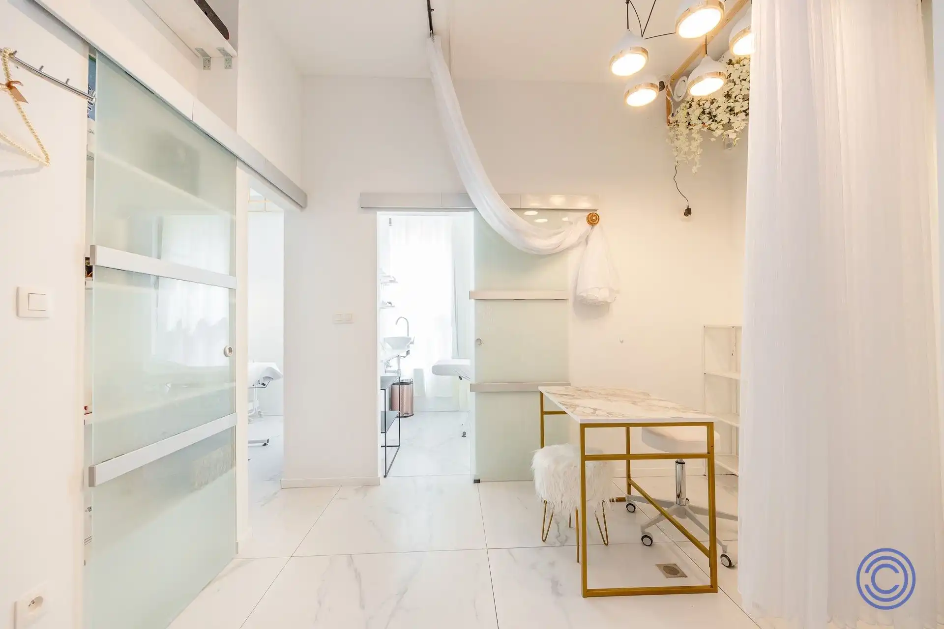 Instapklaar luxe schoonheidssalon foto 2