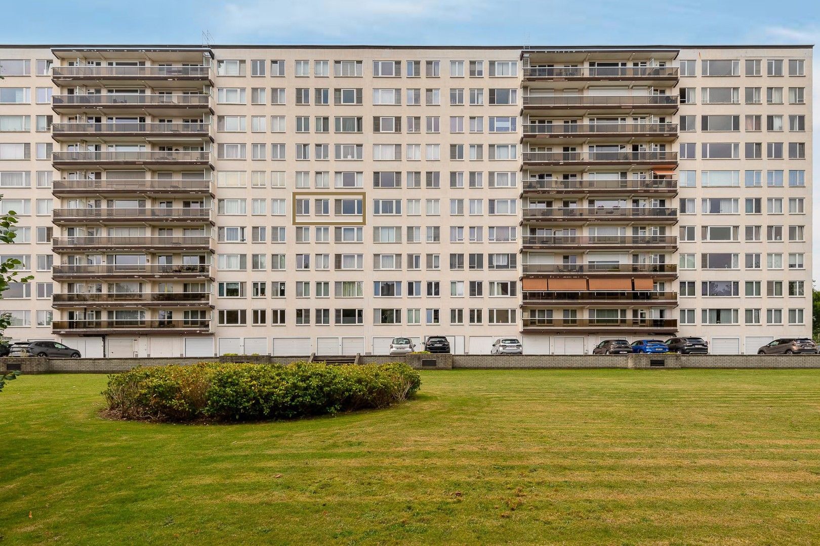 Instapklaar 3 slaapkamer appartement met groen uitzicht! foto 17