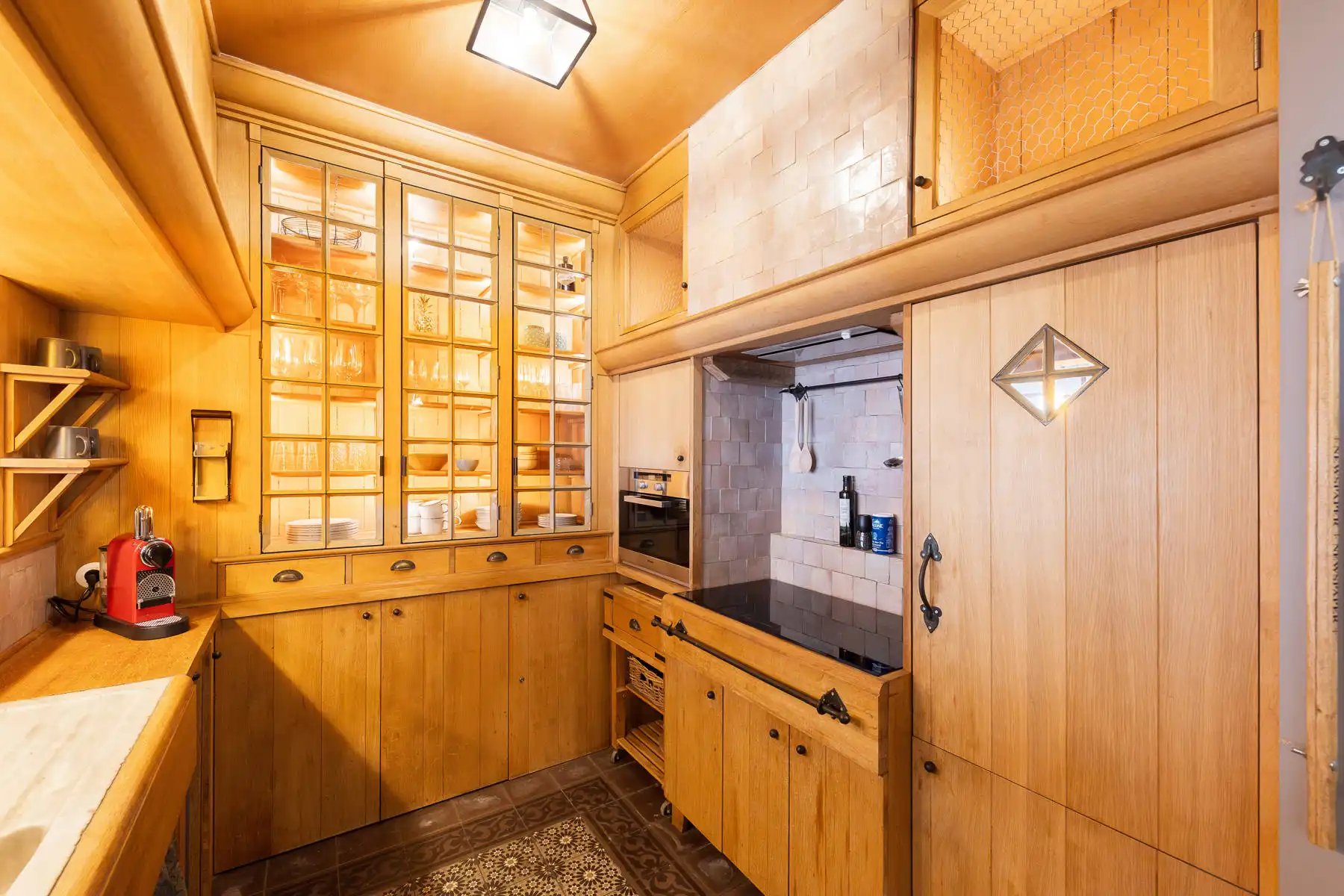 Stijlvol appartement met terras en 2 slaapkamers foto 6