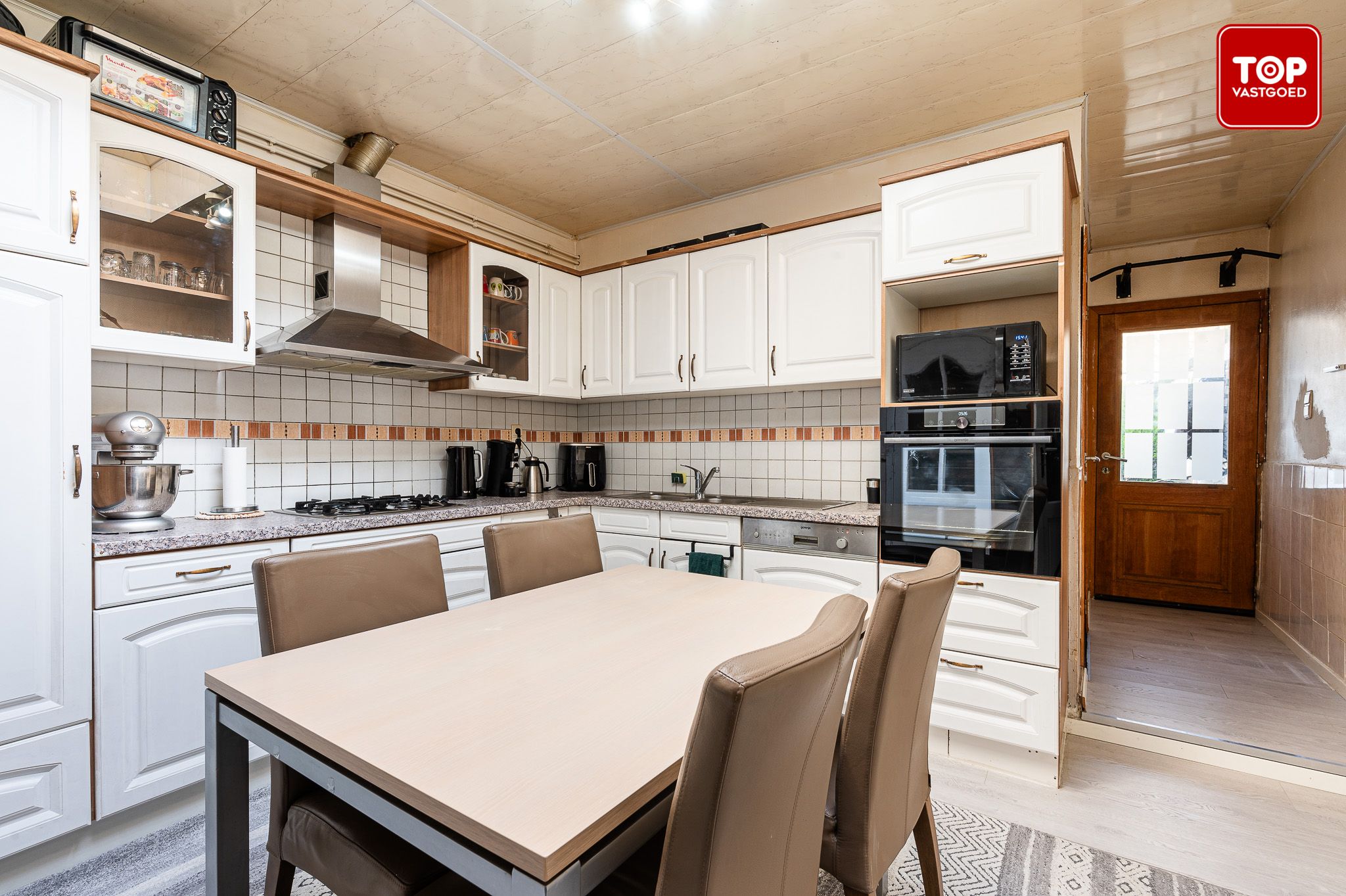 Gezellige stadswoning met 4 slaapkamers in Gent foto {{pictureIndex}}