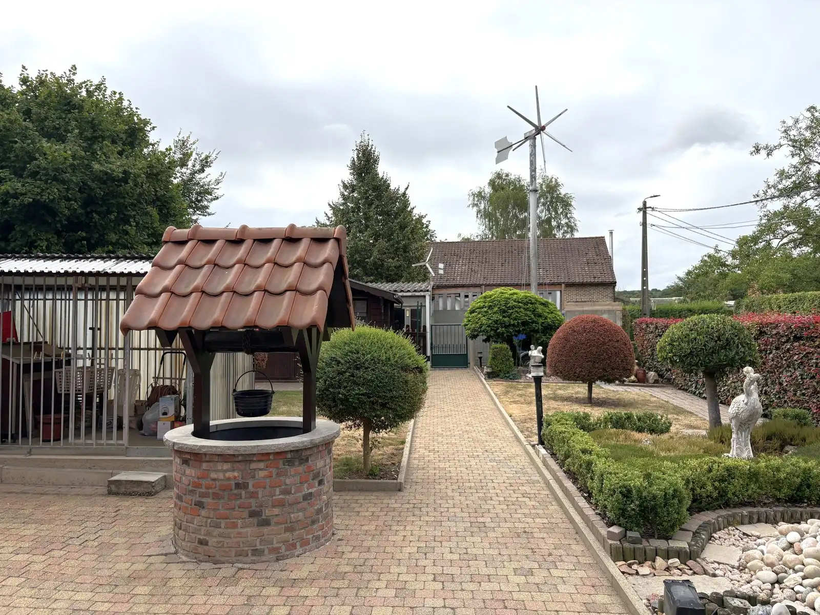 Charmante te renoveren woning foto 19