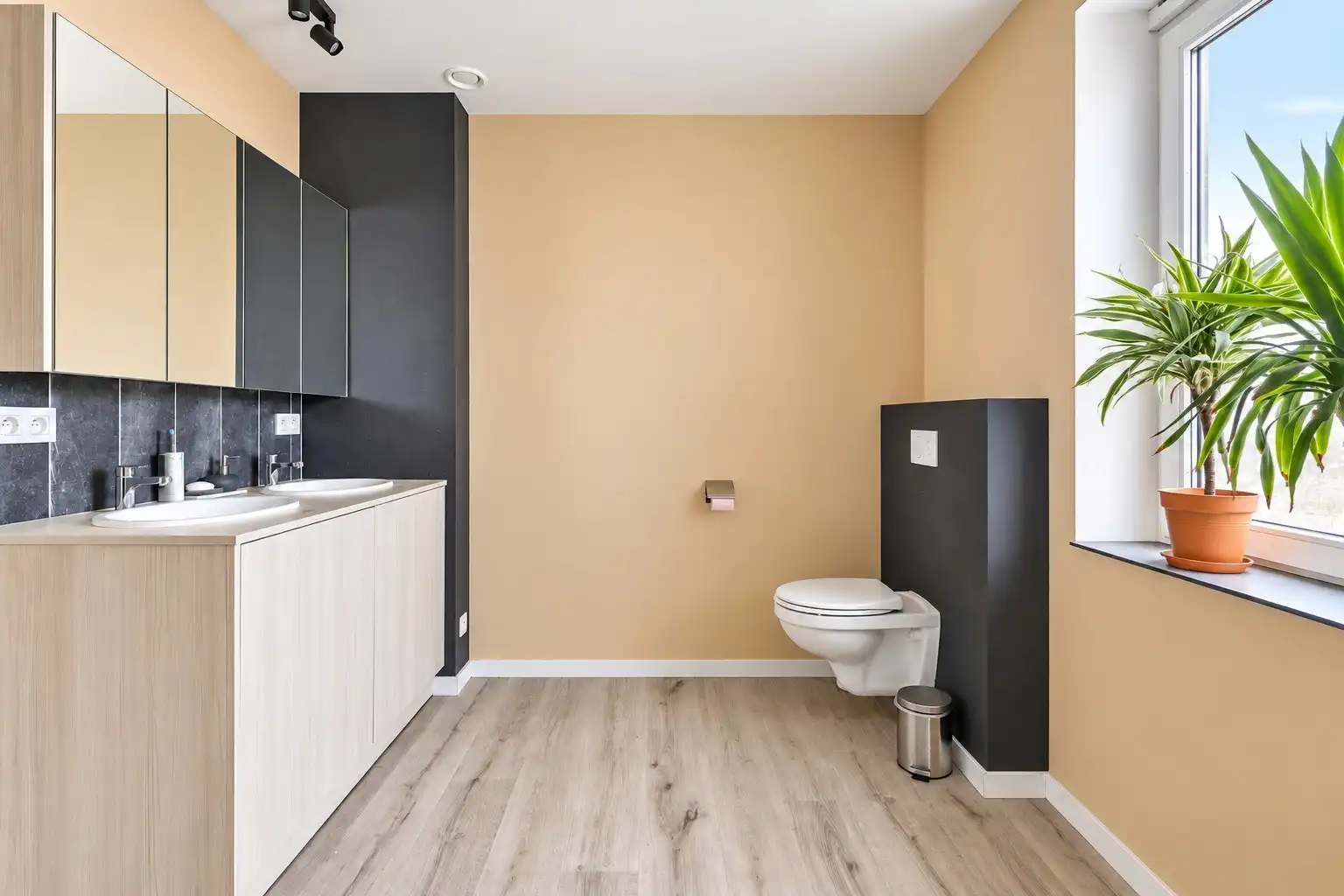 Ruime recente woning met home-office, 3 slaapkamers, tuin met uitweg & garage. (aankoop aan 2% mogelijk!) foto 18