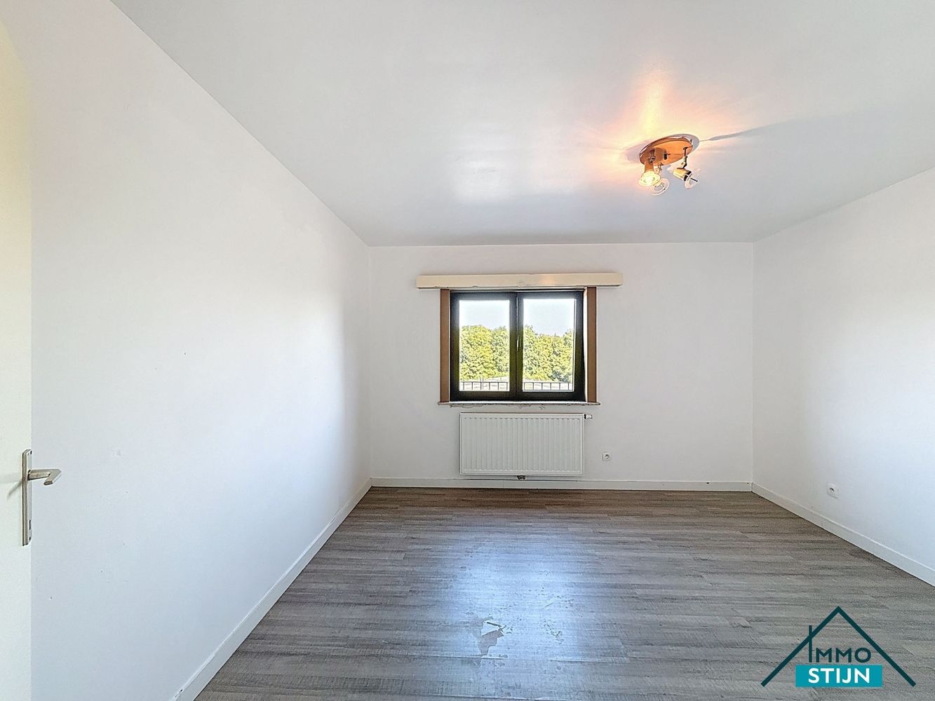 Gerenoveerd appartement met 2 slaapkamers foto 5